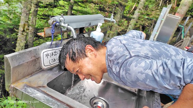 七丈小屋で南アルプスの天然水