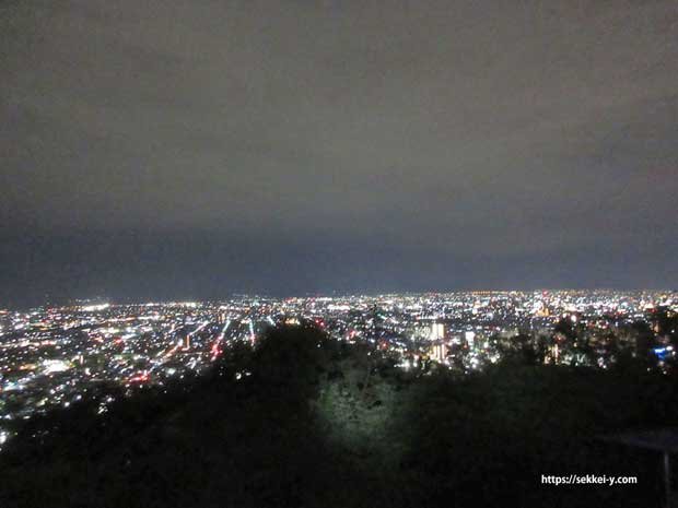 2023年4月　愛宕山から見る甲府盆地の夜景