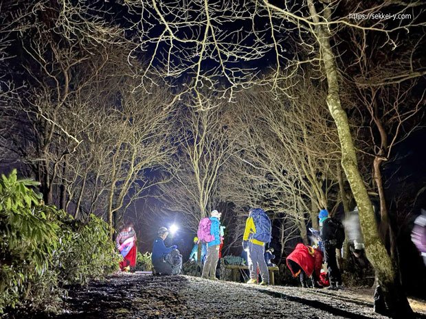 竜ヶ岳　夜明け前の登山　