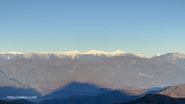 竜ヶ岳山頂から見る南アルプス