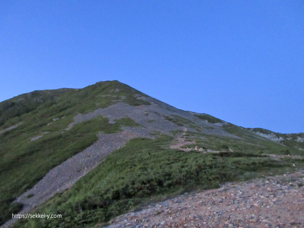 雲1つ無い登山道