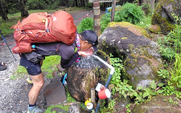 ゴールの美濃戸山荘にある湧水