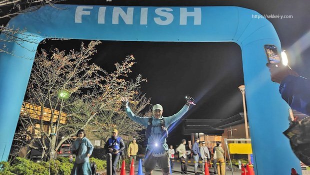 甲州アルプストレイルランニング「リリーコース」のゴールの瞬間