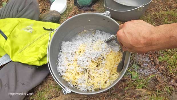 山梨百名山 雁ヶ腹摺山山頂でパスタを作る