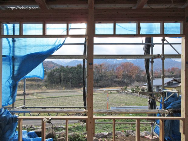 甲斐駒ヶ岳と田園が見える店　オーブン料理「白州アルベロ」