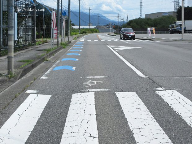交差点内の自転車レーン