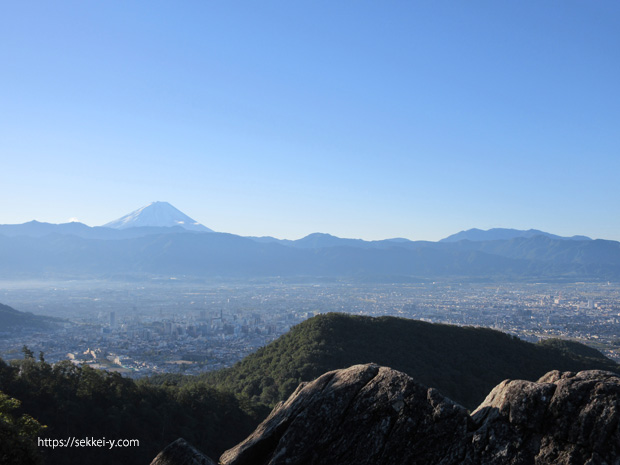 八王子神社付近から見る甲府盆地+富士山
