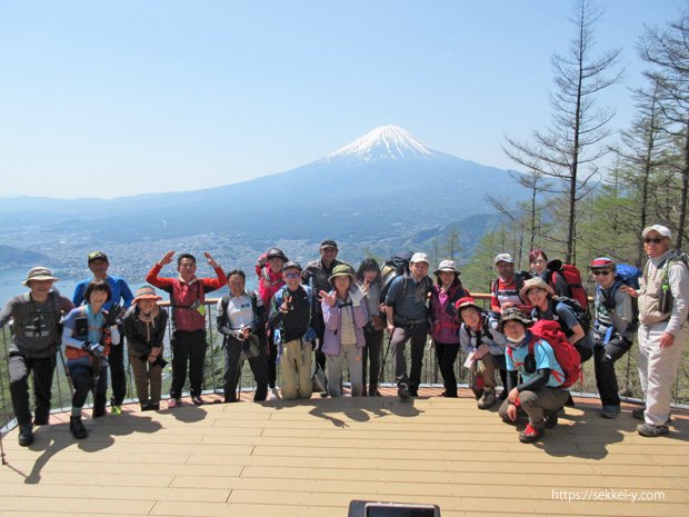 FUJIYAMAツインテラス　セカンドテラスで記念写真