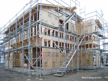 吉野聡建築設計室の自社建築。　枠組み工法（2×4工法）の構造