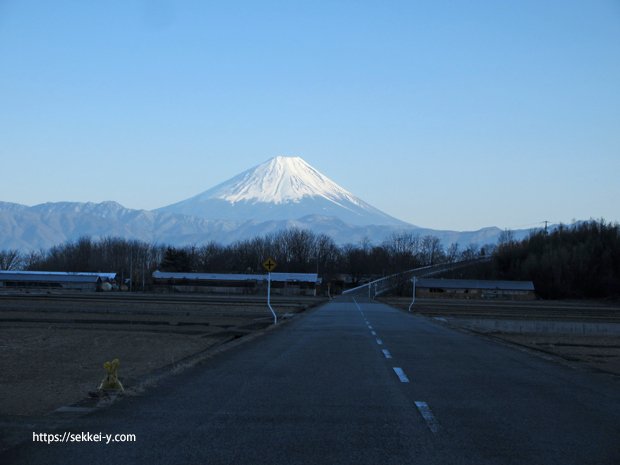 韮崎市円野から見る富士山