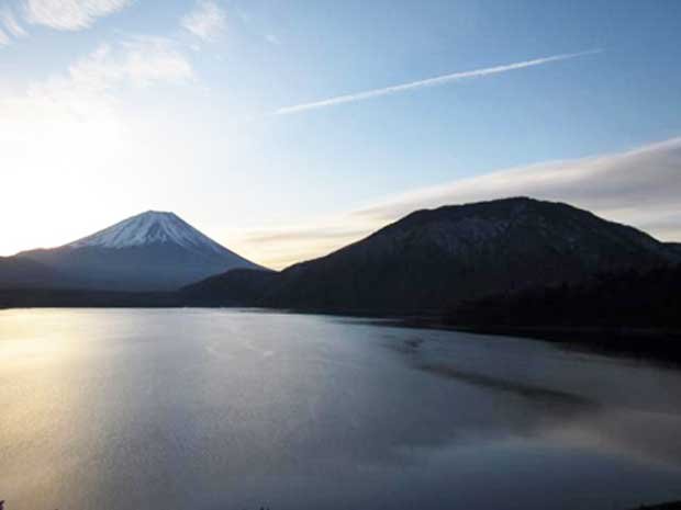 山梨百名山竜ヶ岳と富士山