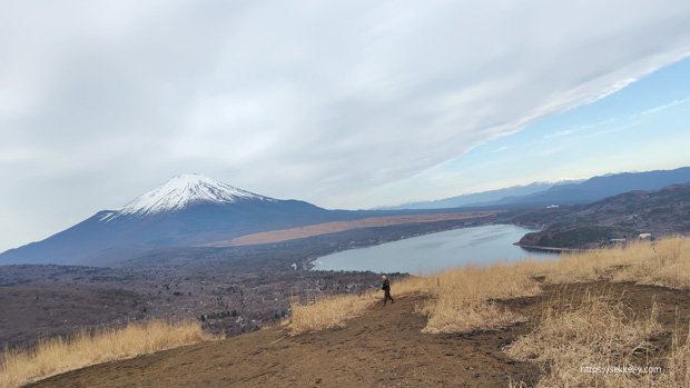 パノラマ台から見る富士山と山中湖
