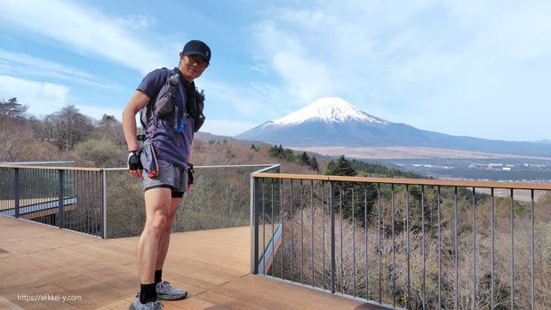 二十曲峠展望テラス「SORA no IRO」から見る富士山