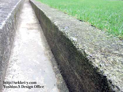 敷地内排水路の清掃