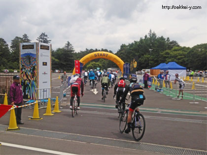 スタート地点の富士北麓公園