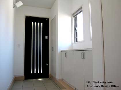 壁面収納と下足入