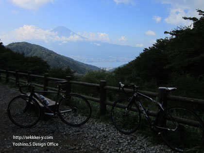 天下茶屋から見る河口湖・富士山