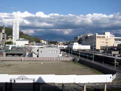 甲府駅北口1