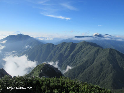 甲斐駒ケ岳からの景色