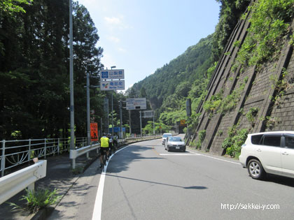 国道52号線　山梨県に入る