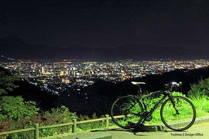 和田峠　みはらし広場から見る甲府盆地の夜景