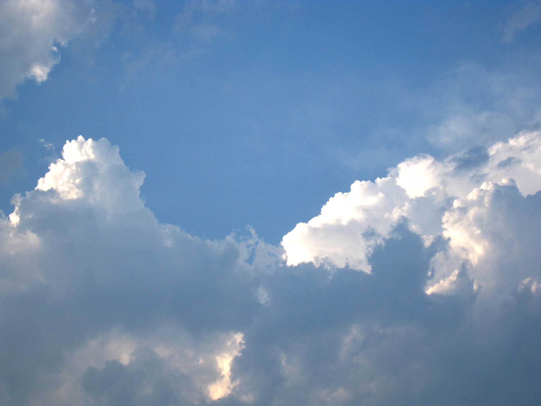 入道雲が発生した甲府の夏空.jpg