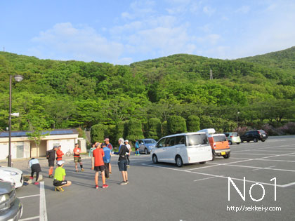 甲府市　緑ヶ丘スポーツ公園体育館　駐車場