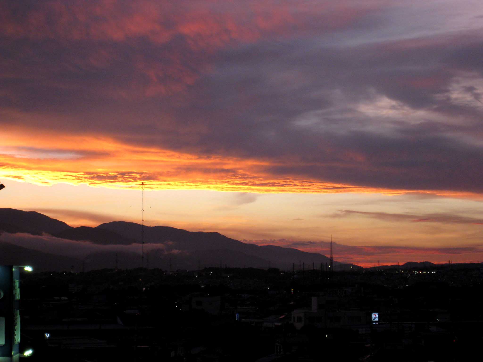 甲府の西の空の夕焼け.jpg